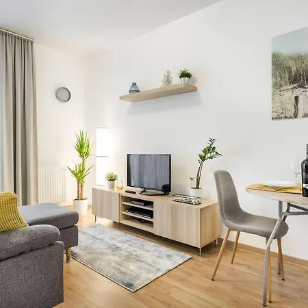 Marina At Danube - Free Private Parking!