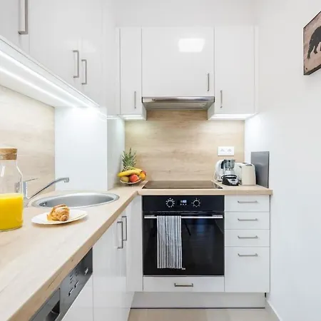 דירה Marina At Danube - Free Private Parking!