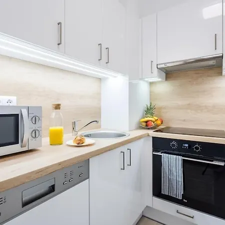 Marina At Danube - Free Private Parking! *